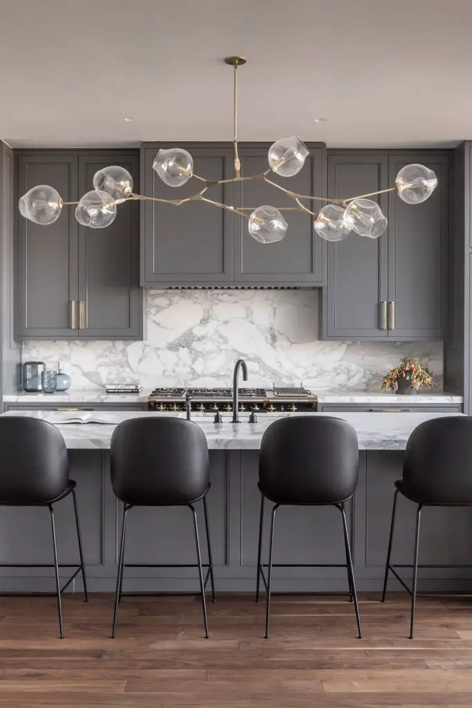15 Stunning Dark Grey Kitchen Cabinets, Gray Cabinets White Marble Countertops