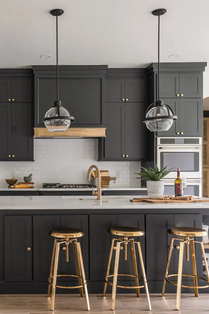 15 Stunning Dark Grey Kitchen Cabinets, Kitchen Design With Dark Grey Cabinets